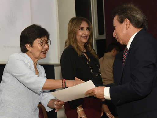 Entrega Rectora Lilia Cedillo reconocimientos para celebrar el Día del Contador Público