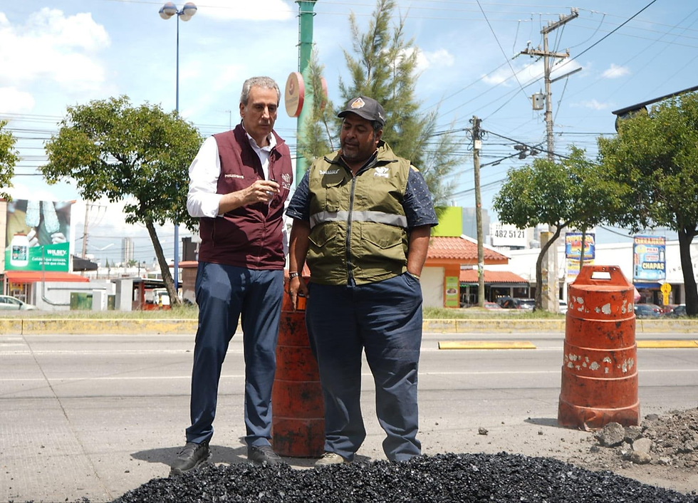 Avanza Chedraui con acciones de bacheo en calles