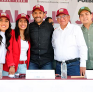 Desfile de la juventud visibiliza bienestar y amor a Puebla