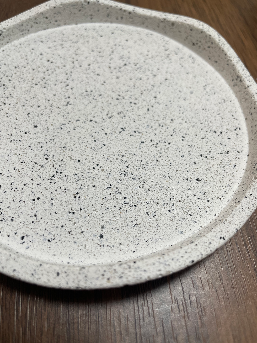 מגש קטן קצוות מפותלים