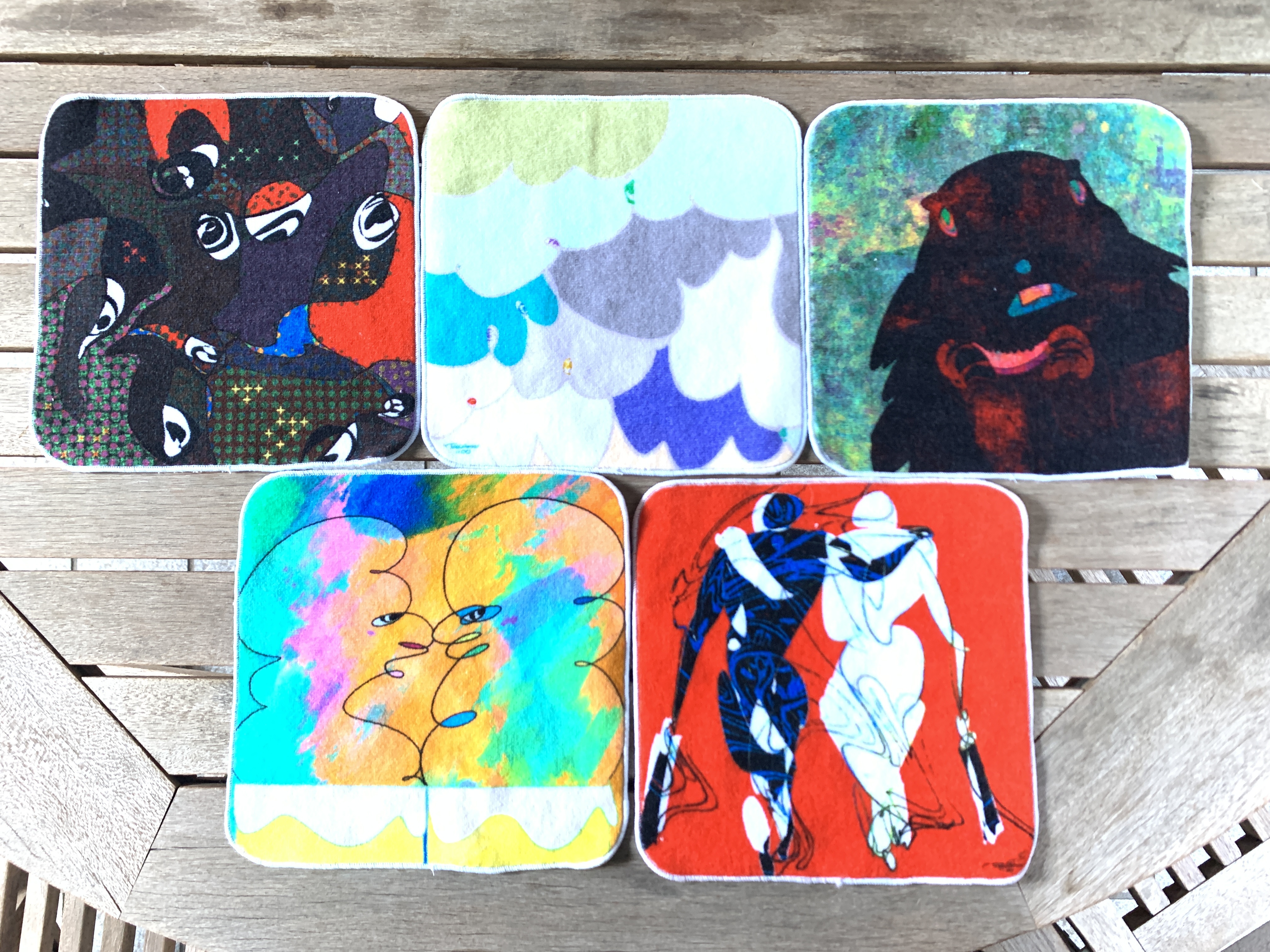 TAKUROMANのNFT作品5種がハンドタオルとして商品化。3月2日(水)より阪神百貨店のイベントで販売。
