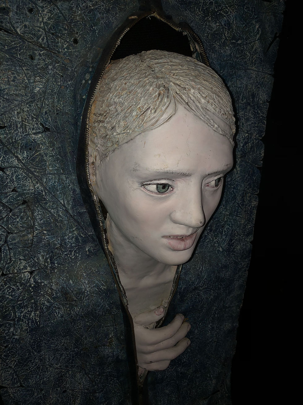 Thumbnail: Marcos Milewski. EMERGENCE