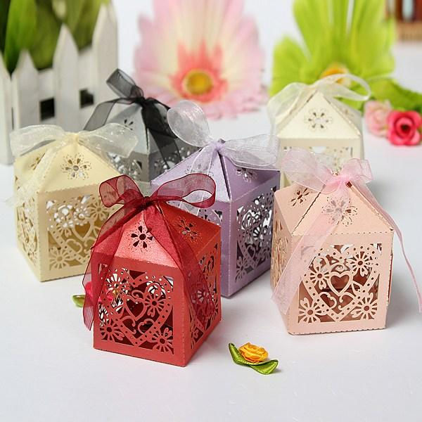 Thumbnail: Heart favor boxes