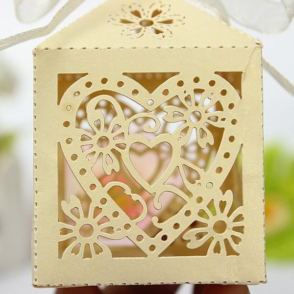 Thumbnail: Heart favor boxes