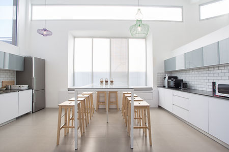 an-open-ikea-maximera-white-kitchen-pant
