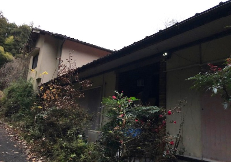 5年くらい前からずっと空き家になっています、価格は要相談です