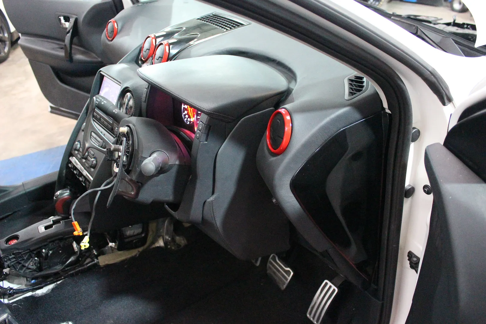 Nissan Qashqai R35 GTR Interior 