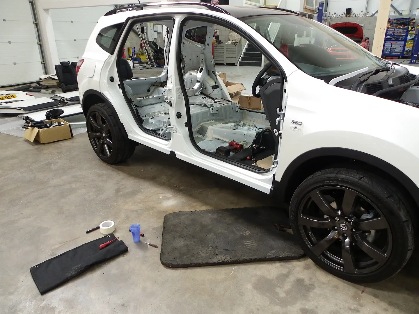 Qashqai in bits