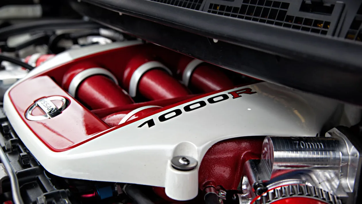 Nissan Qashqai R Engine bay 