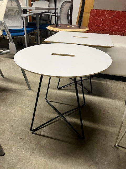 Thumbnail: #753, Pre-Owned Knoll Round Tables | 22" Dia.