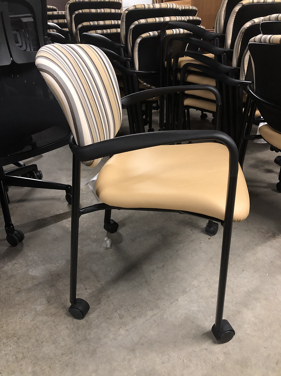 Thumbnail: #589, Pre-Owned Haworth Improv Side Chair