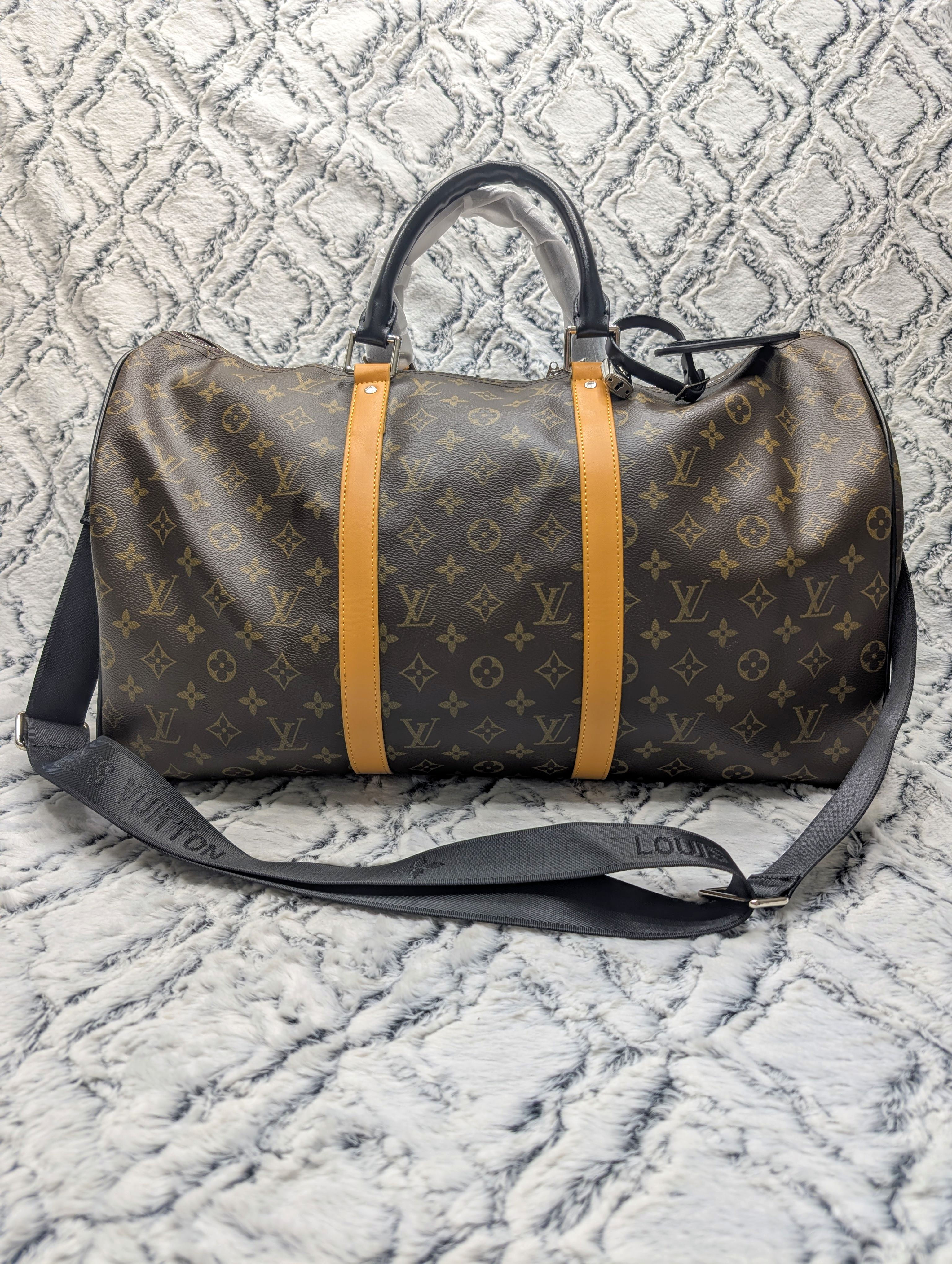 LUVY2357 Travel Bag
