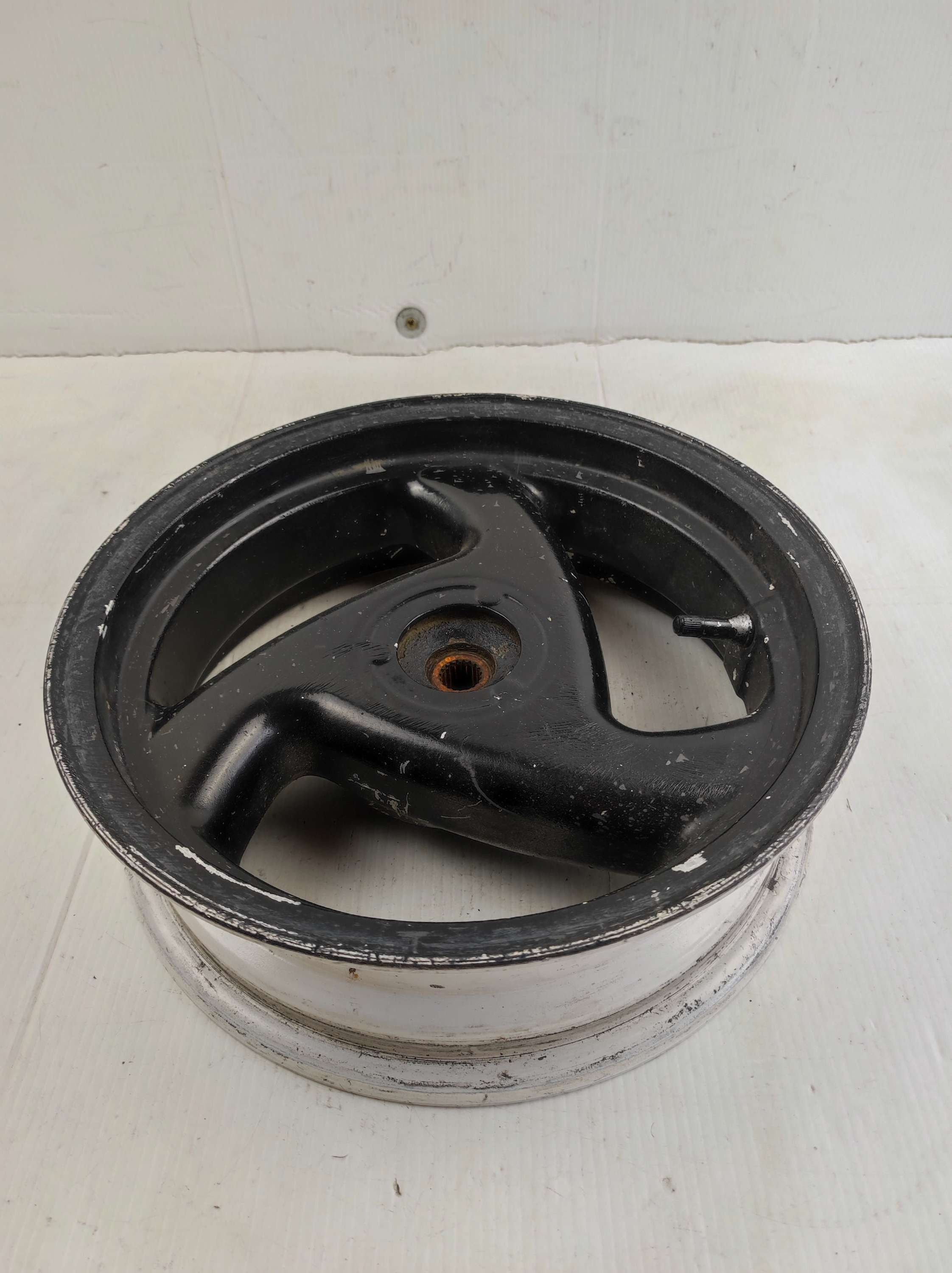 Jante arrière Peugeot Vivacity 1 et 2/Trekker