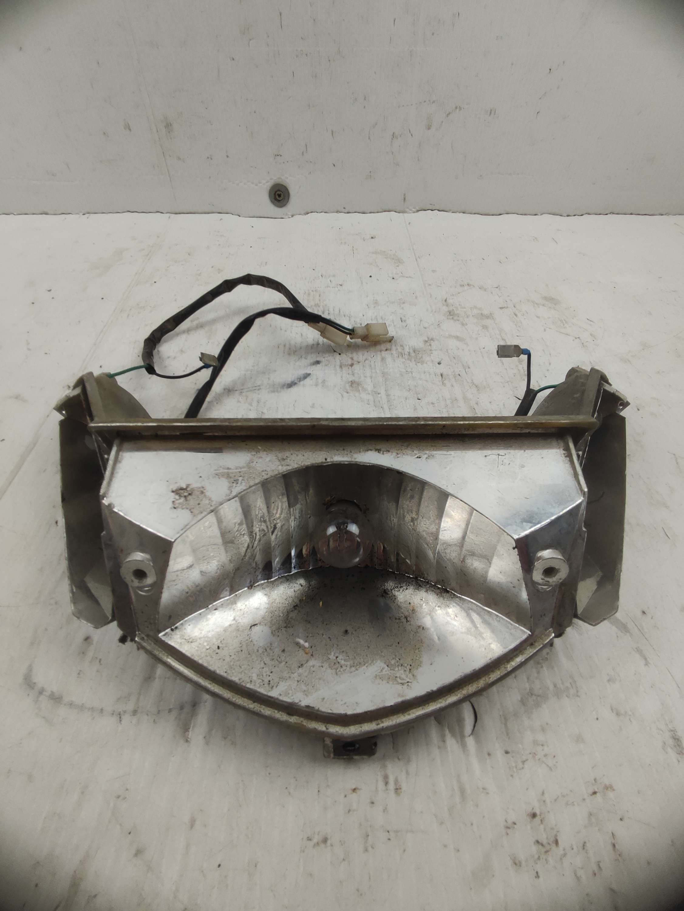 Feu arrière Keeway Matrix (avec les caches)