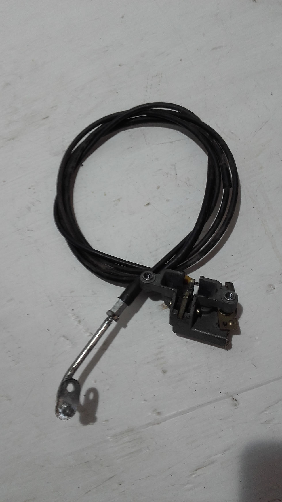 Système fermeture coffre Daelim S4 Four