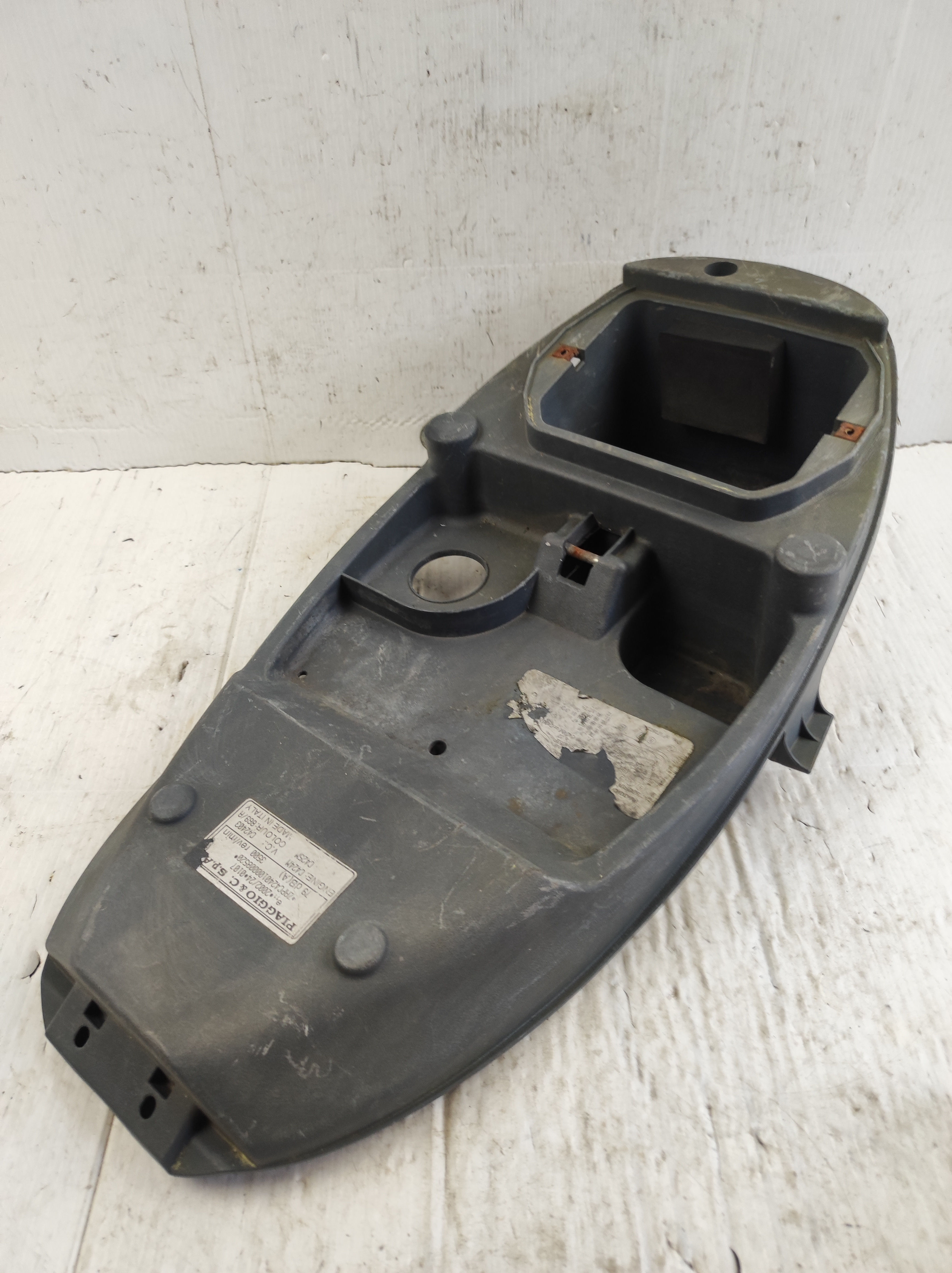 Coffre sous selle, compartiment batterie Piaggio Liberty 4T