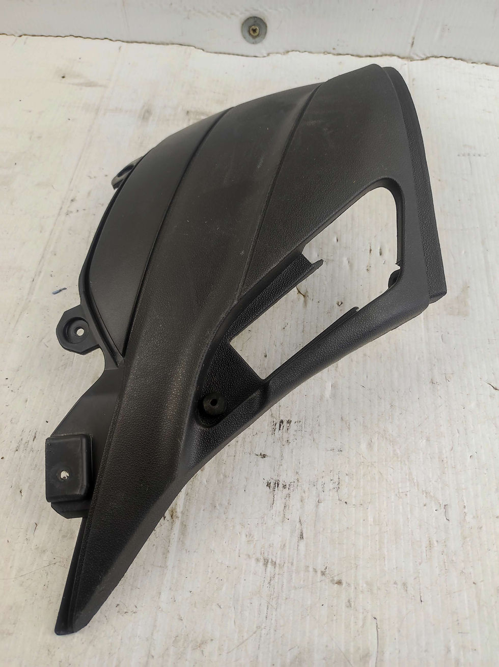 Miniature : Carénage sous selle droit Aprilia Sr Motard / Piaggio New typhoon - Depuis 2018