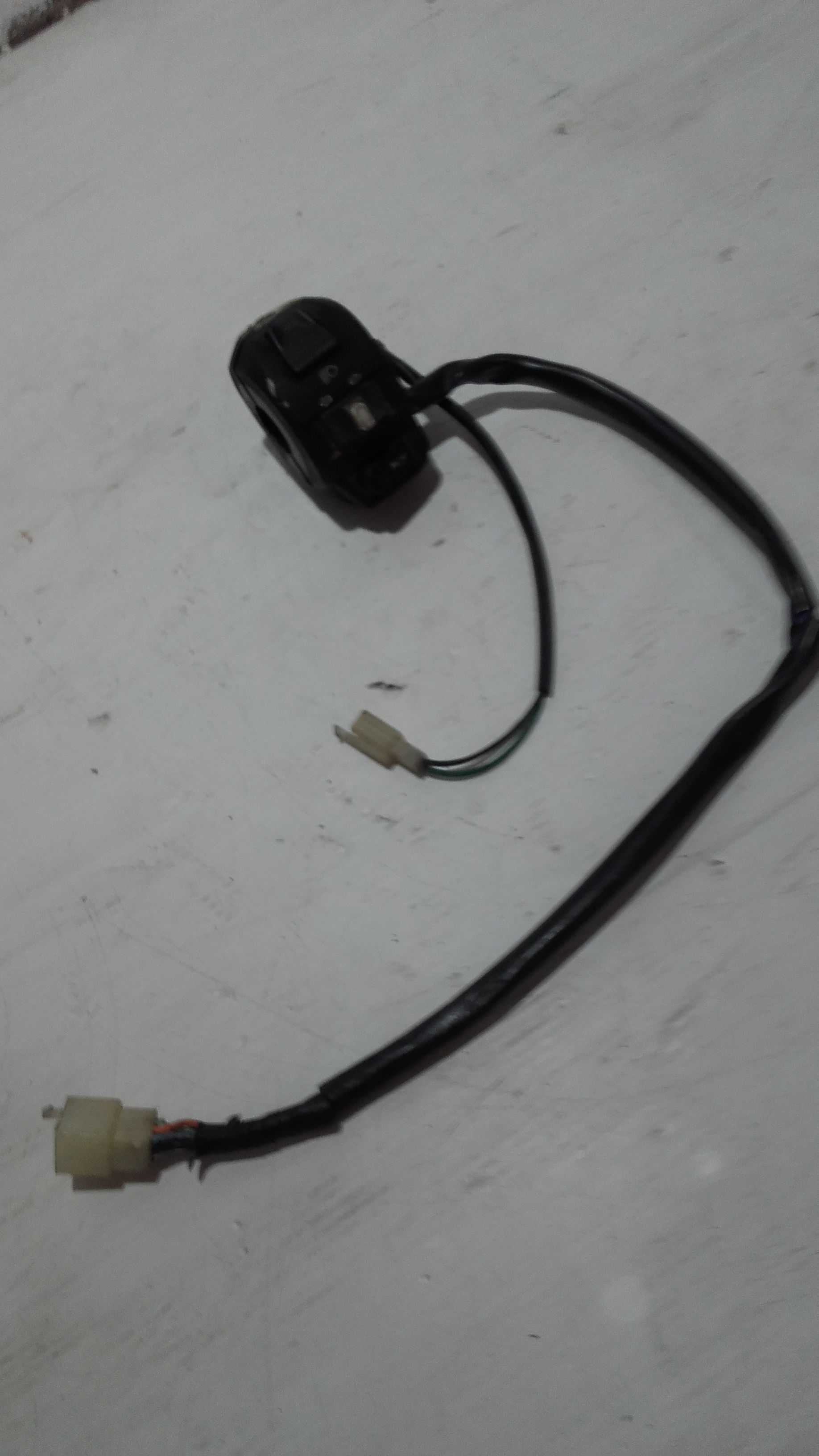 Commodo gauche Daelim S4 Four