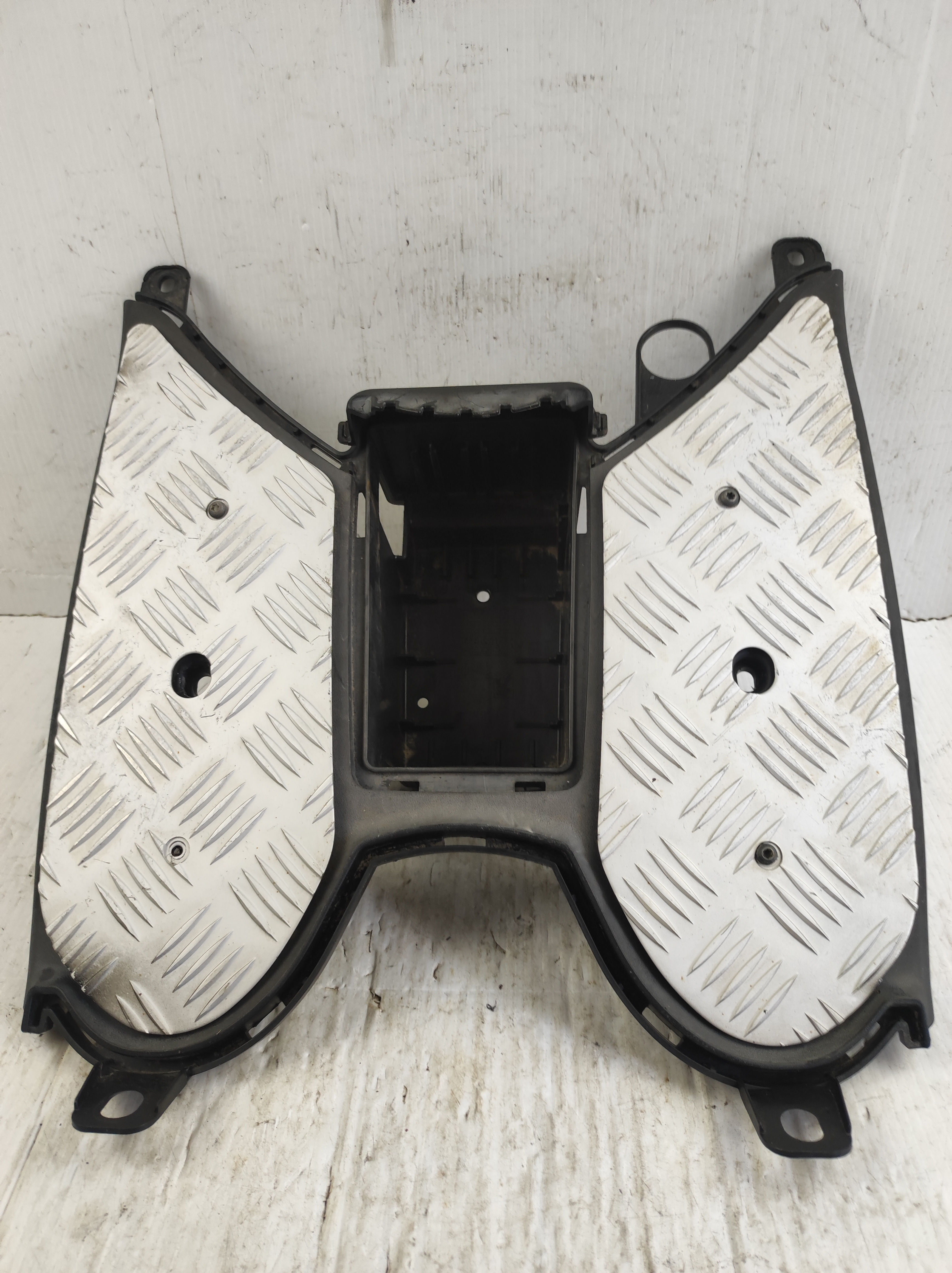 Marchepieds repose pieds Peugeot Kisbee / Streetzone / Streetline