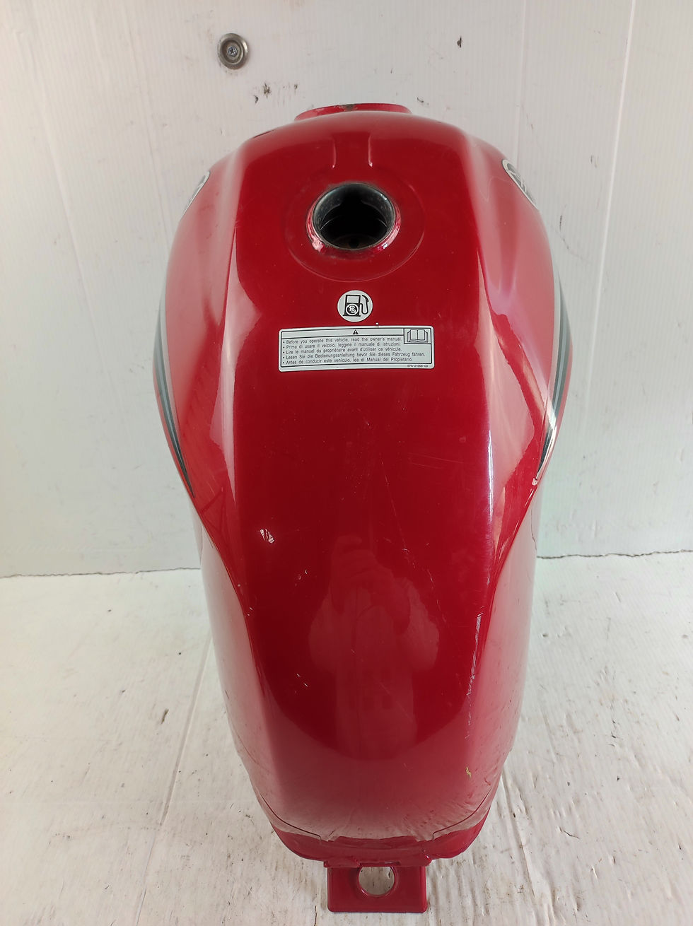 Miniature : Coque réservoir essence (avec pompe) Yamaha YBR 125cc injection