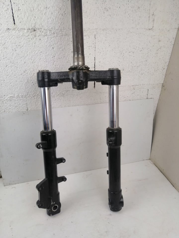 Miniature : Fourche Aprilia SR Motard