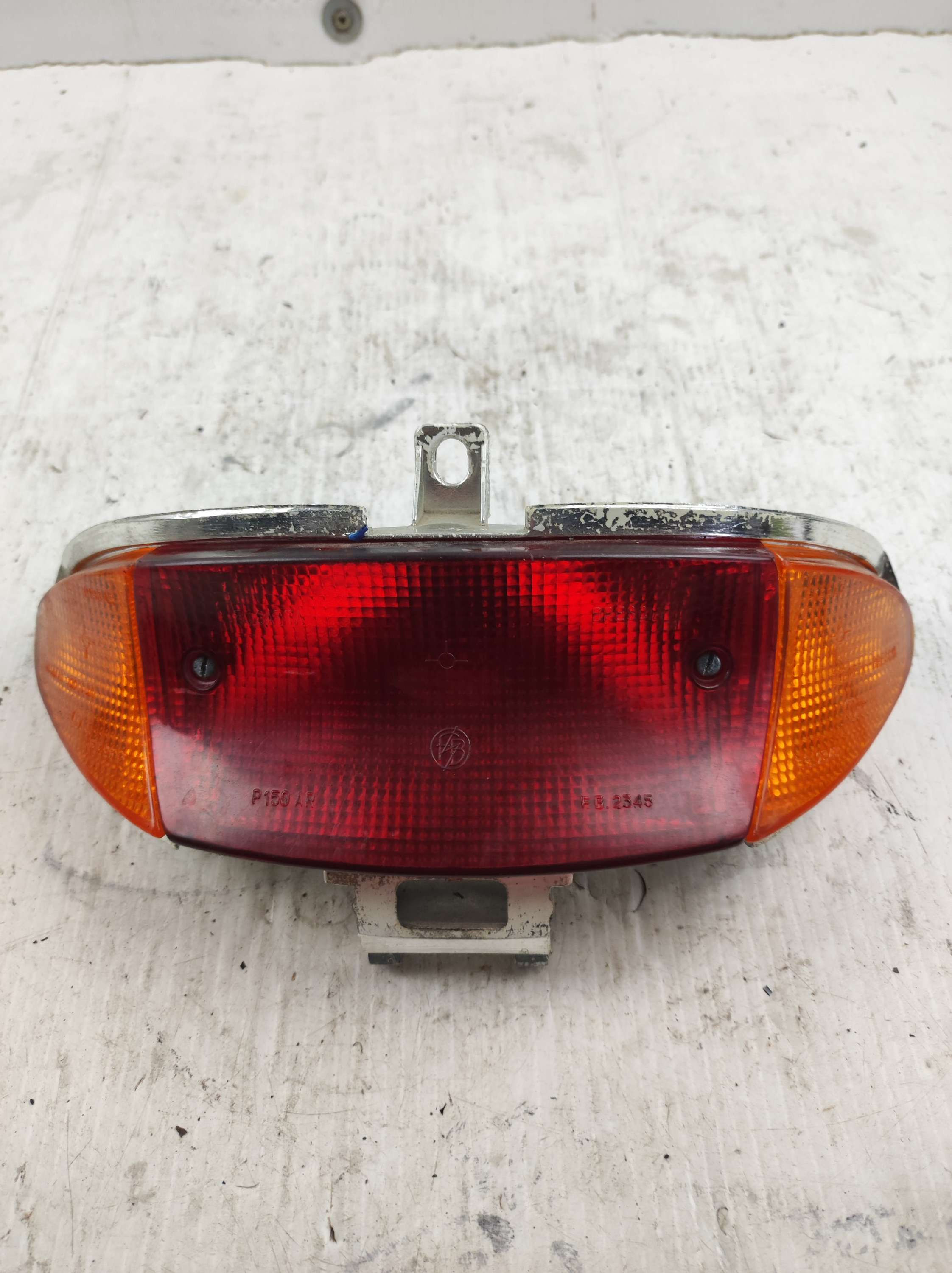 Feu arrière et clignotants Peugeot Buxy