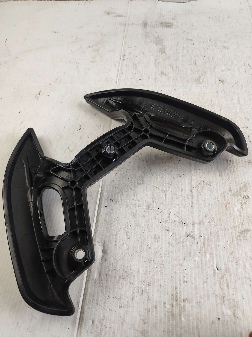 Miniature : Poignée passager Aprilia Sr motard Piaggio New typhoon - Depuis 2018