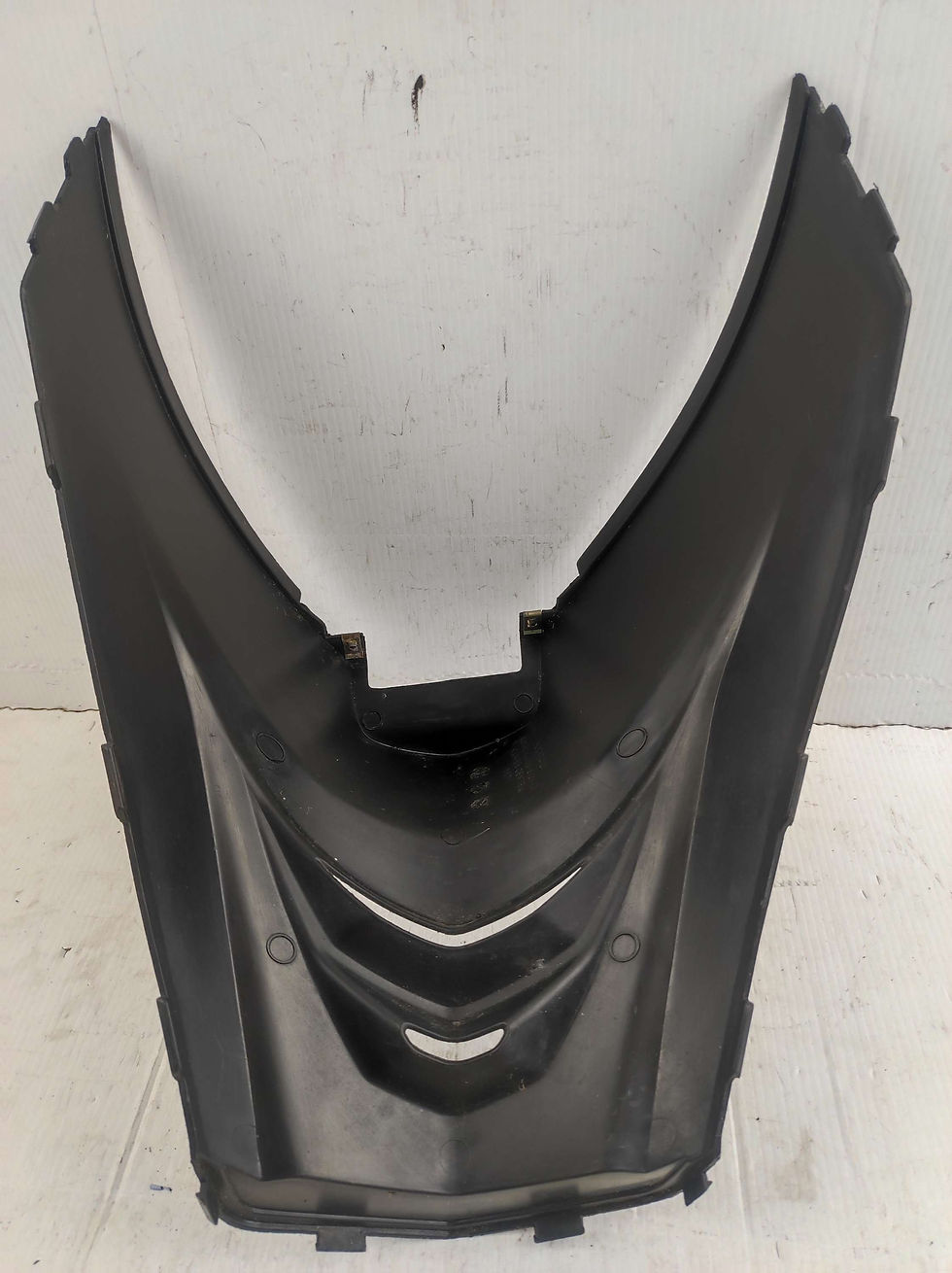 Miniature : Carénage sous selle Kymco Renouvo RS Naked