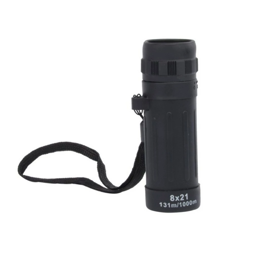 Monocular de bolsillo negro 8x21 con cuerpo de goma acanalada, anillo de enfoque arriba y correa de muñeca negra. En la base dice «8x21 131m/1000m».