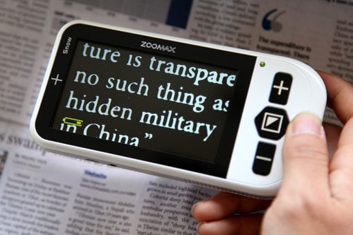 Miniatura: lector digital mostrando "la verdad es transparente".