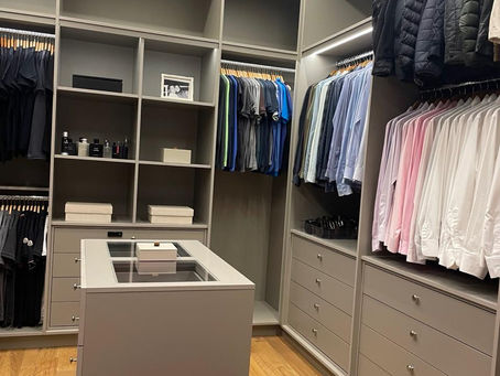 Organização de Closet Masculino: Guia Completo para um Espaço Funcional e Sofisticado