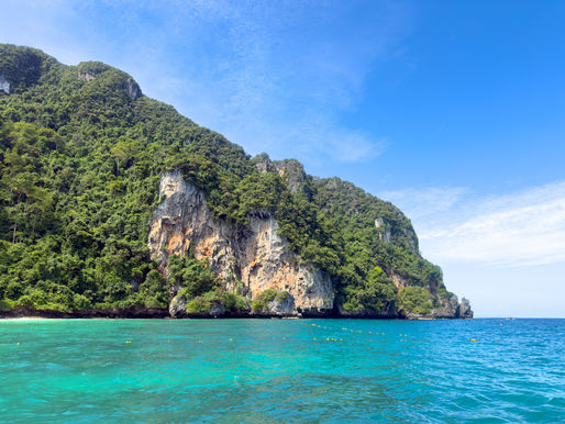 10 Questions to Ask Yourself Before Moving Abroad