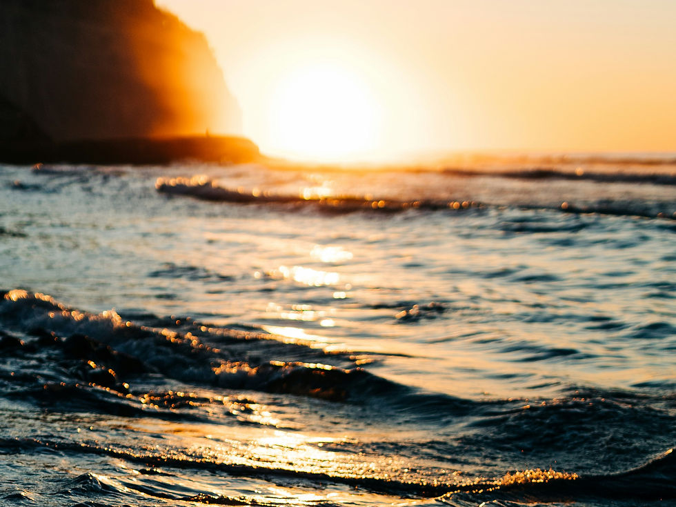 GÜNEŞİN DOĞUŞUNU DENİZDE KARŞILAMAK DİYE BİR ŞEY VARDIR