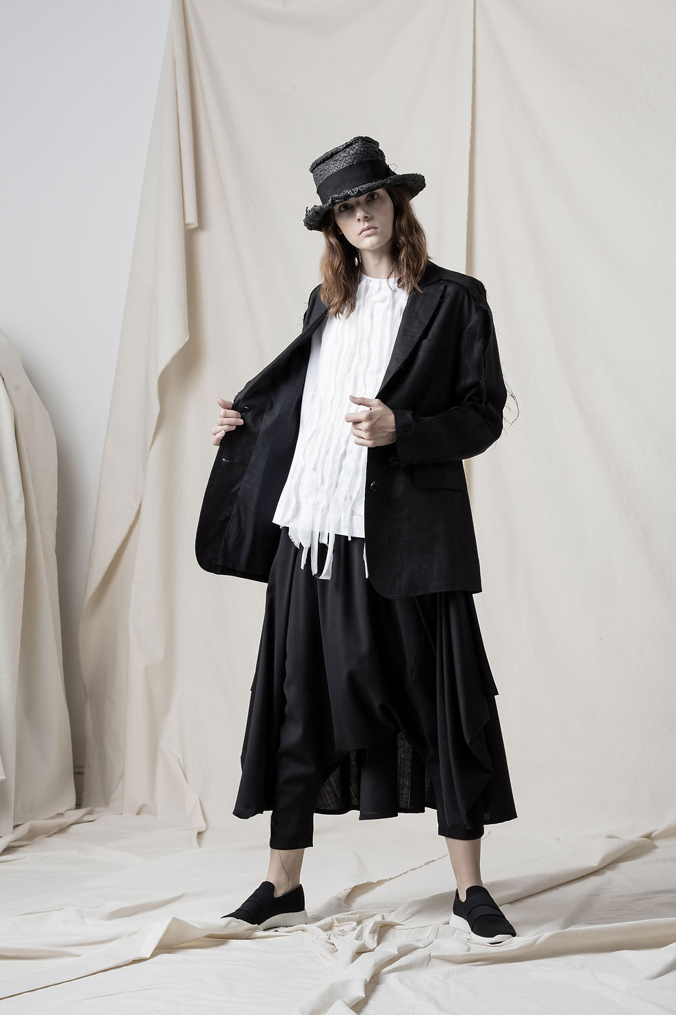 Thumbnail: Linen Frilled Sleeve Jacket