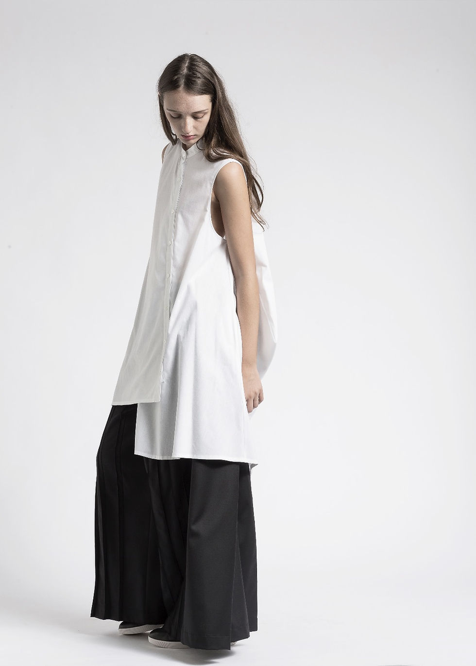 Thumbnail: Asymmetric sleeveless longs shirt