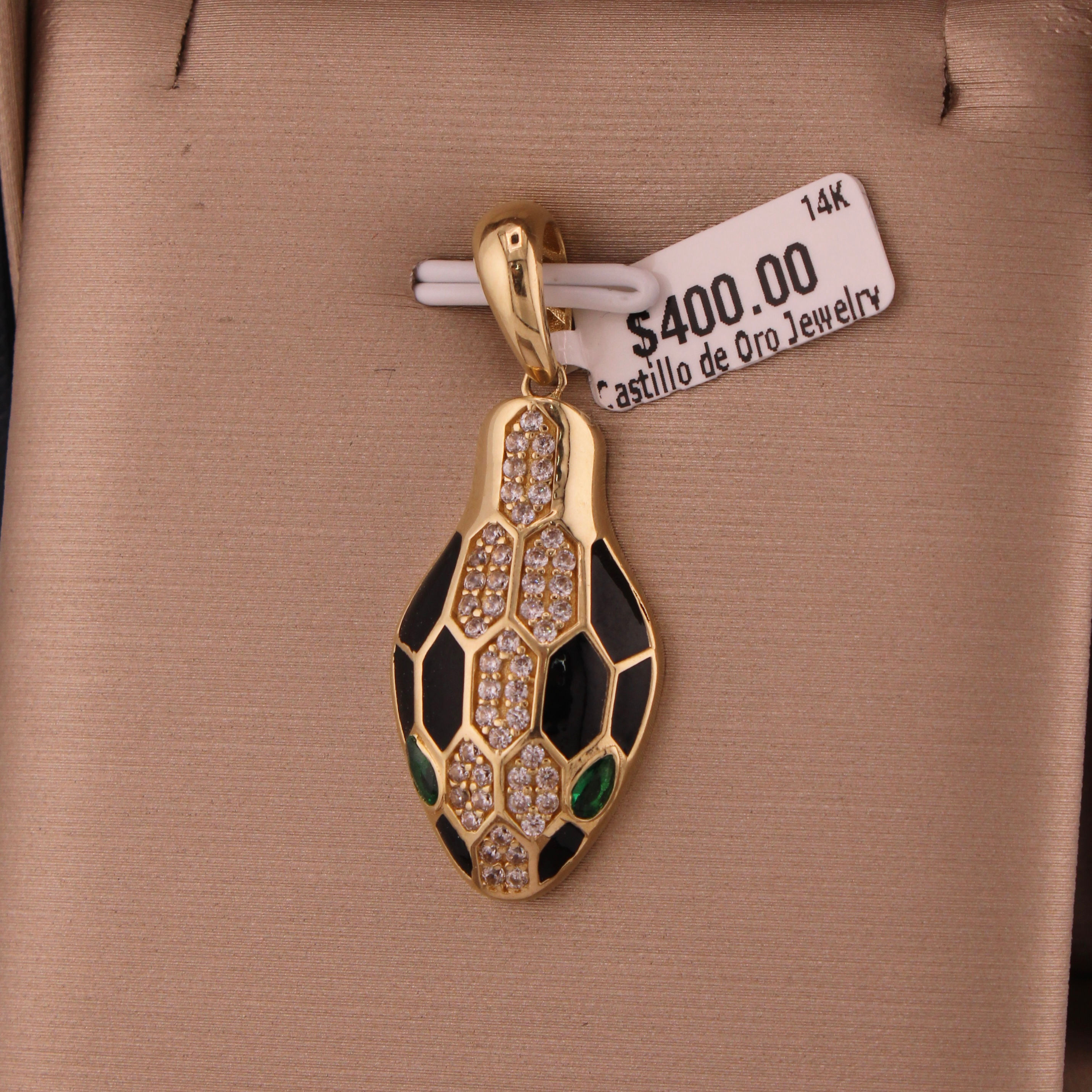 Woman's pendant in 14k gold