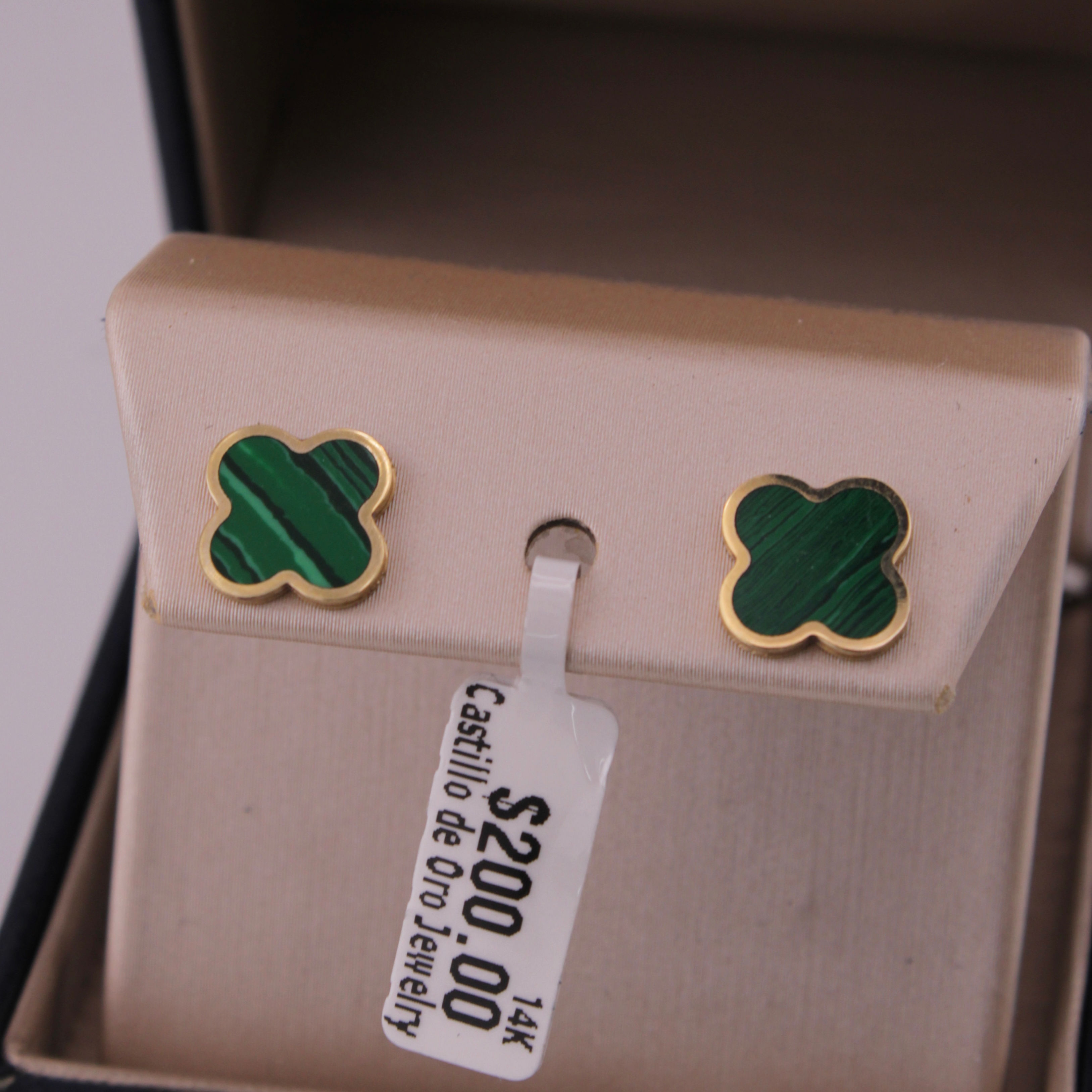 Women's earrings in 14k gold