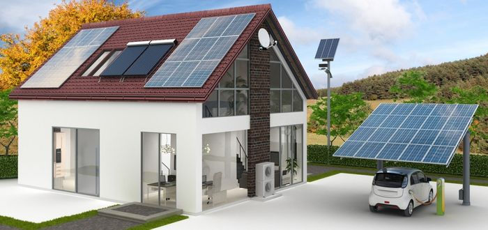 Vivienda con instalación de paneles solares híbridos