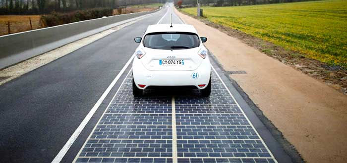 coche-en-carretera-solar