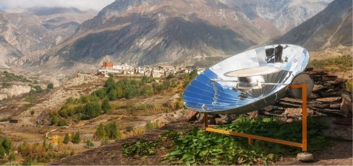 Usos de la energía solar térmica mediante cocina solar