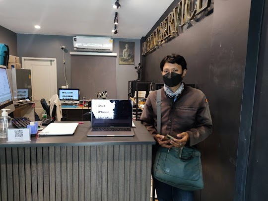 รับซ่อม Macbook เพชรบุรี ลูกค้านำเครื่อง Macbook Pro A1708 มาเปลี่ยนแพรแบล็คไลท์