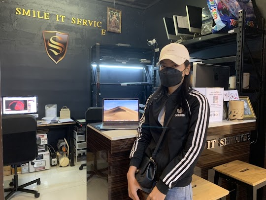 รับซ่อม Macbook ชุมพร ลูกค้านำเครื่อง Macbook Pro A1708 มาเปลี่ยนฟีล์มจอใน