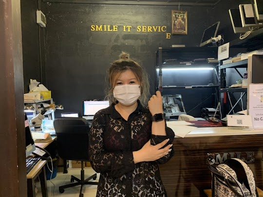 รับซ่อม Apple Watch ราชบุรี ลูกค้านำเครื่อง Apple Watch S3 42MM มาลอกกระจก