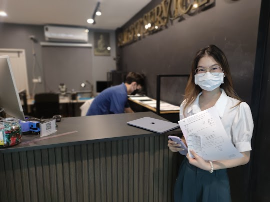 รับซ่อม Macbook น่าน ลูกค้านำเครื่อง Macbook Air A1932 มาเปลี่ยนขอบยางหน้าจอ