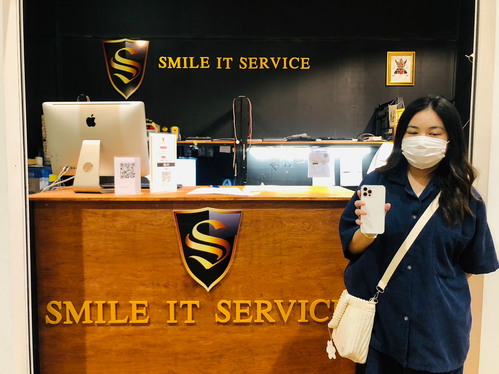 รับซ่อม iPhone อุตรดิตถ์ ลูกค้านำเครื่อง iPhone 12 Pro มาเปลี่ยนเลนส์กระจกกล้องหลัง