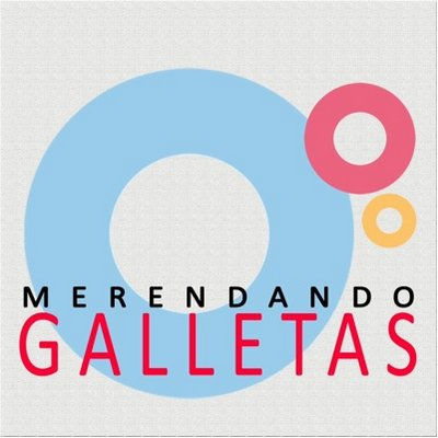Merendando Galletas