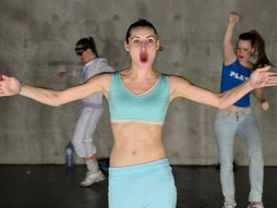 DE THEATERKRANT recensie ALL INN