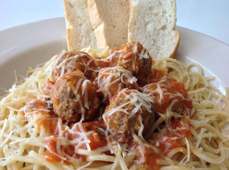 Spaguetti con Albóndigas.