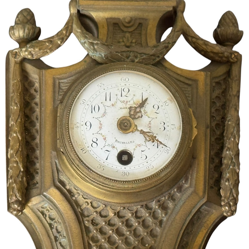 Miniatura: Relógio francês de parede ao estilo de Louis XVI
