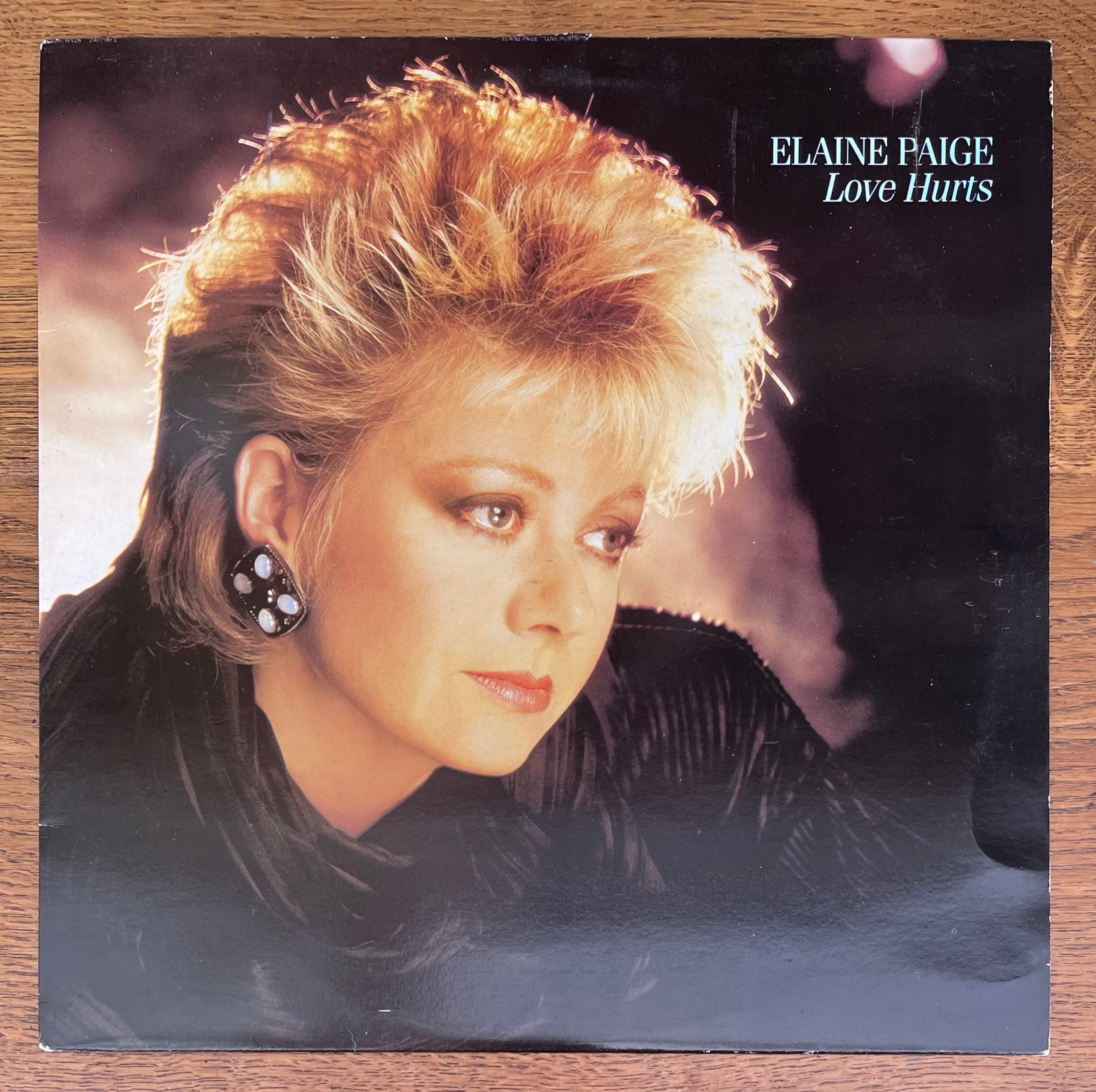 ELAINE PAGE - Love Hurts (1LP Black Vinyl)